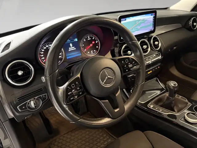 Mercedes-Benz C view 8