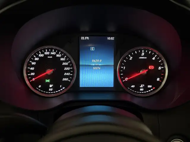 Mercedes-Benz C view 2