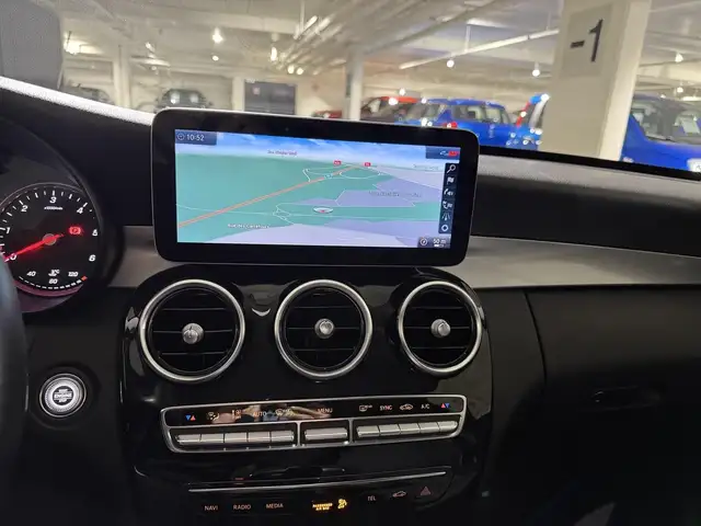 Mercedes-Benz C view 3