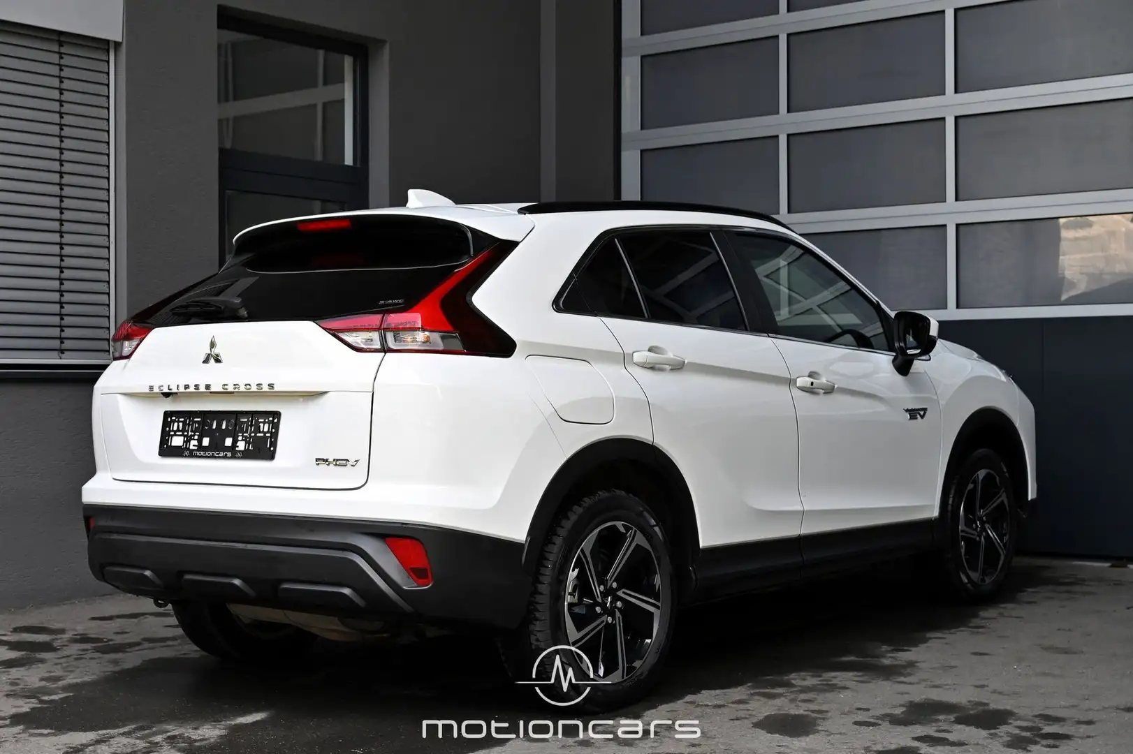 Mitsubishi Eclipse Cross 2.4 PHEV INVITE AUTO 4WD Weiß - 2