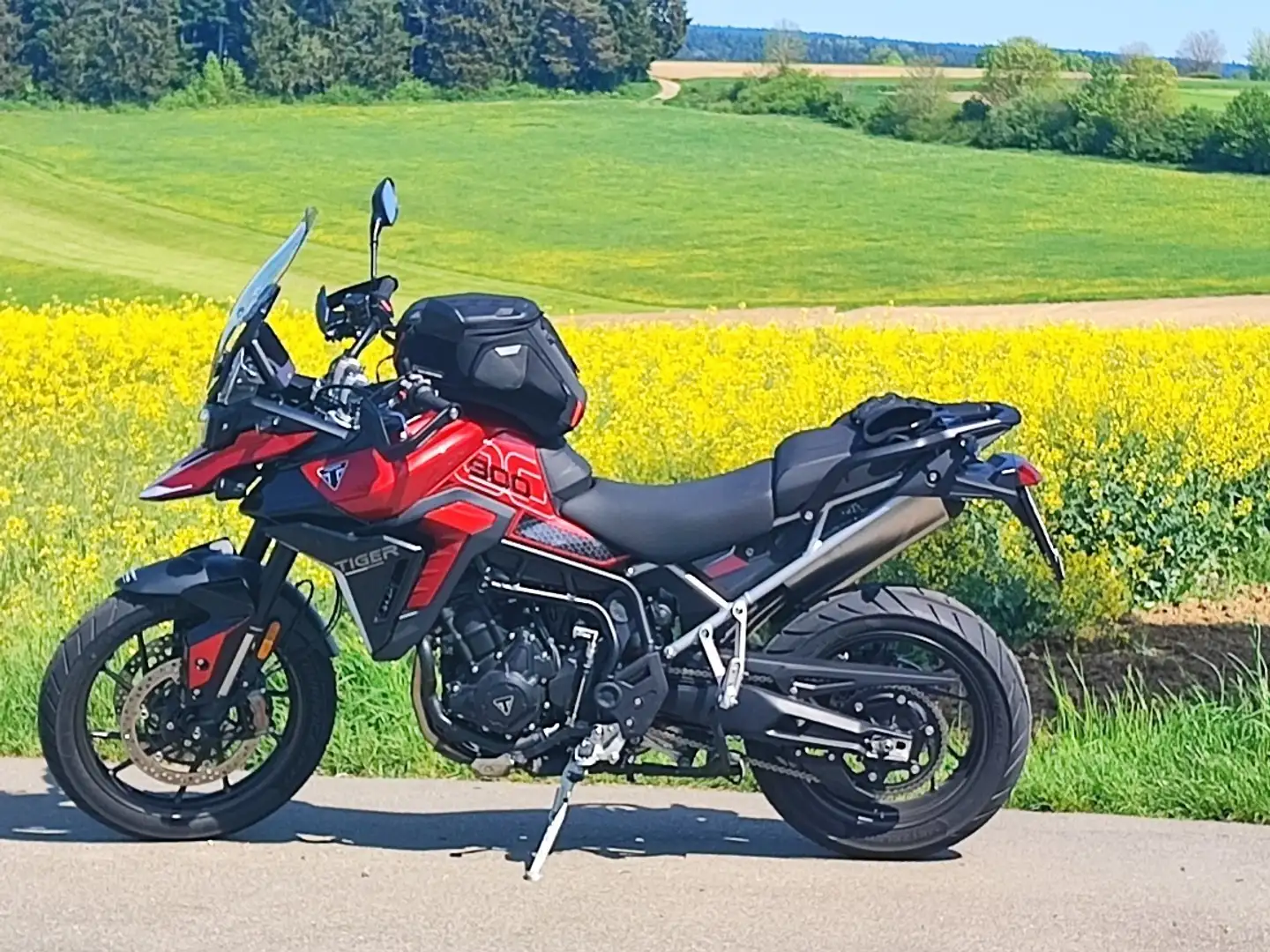 Triumph Tiger 900 GT Pro - Modell 2024 Roşu - 1