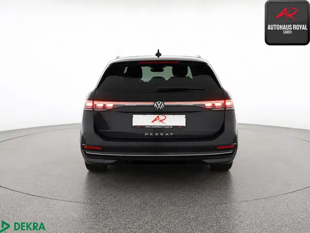 Volkswagen Passat view 4