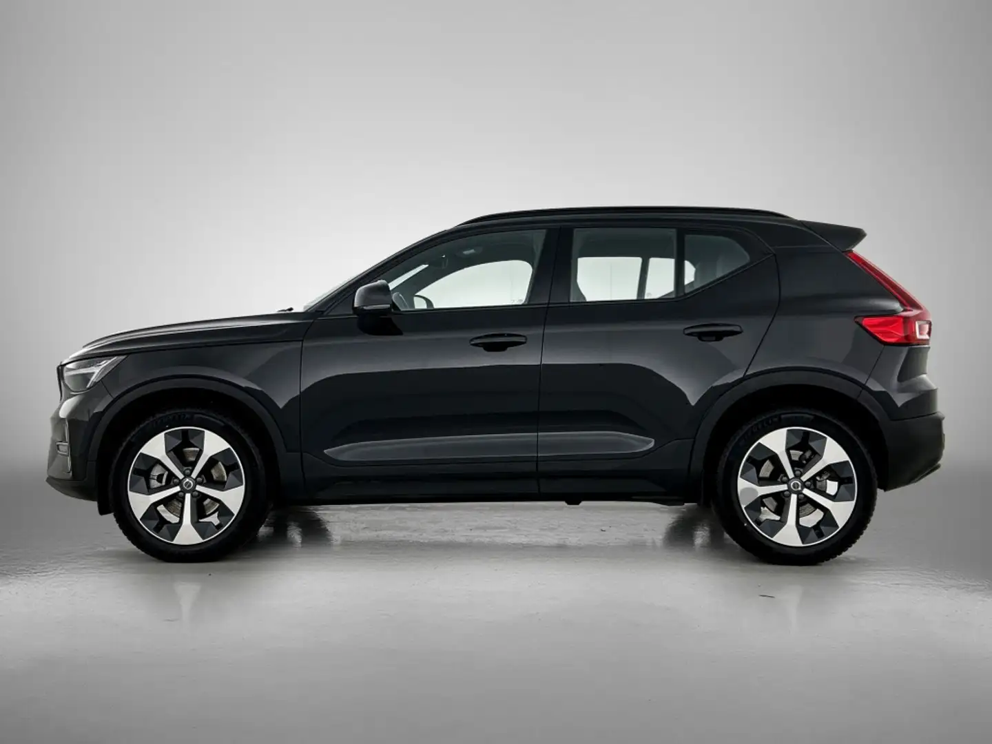 Volvo XC40 2.0 B4 Plus Dark | Trekhaak | Pilot Assist | Harma Nero - 2