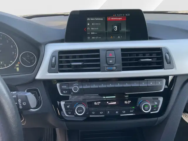 BMW 3 Series view 9
