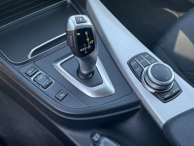 BMW 3 Series view 10