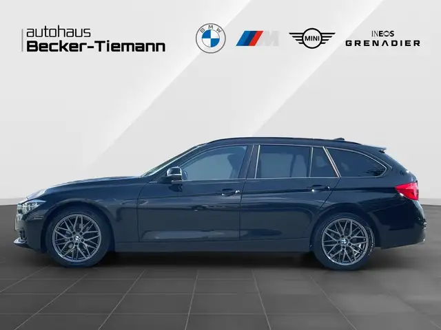 BMW 3 Series view 3