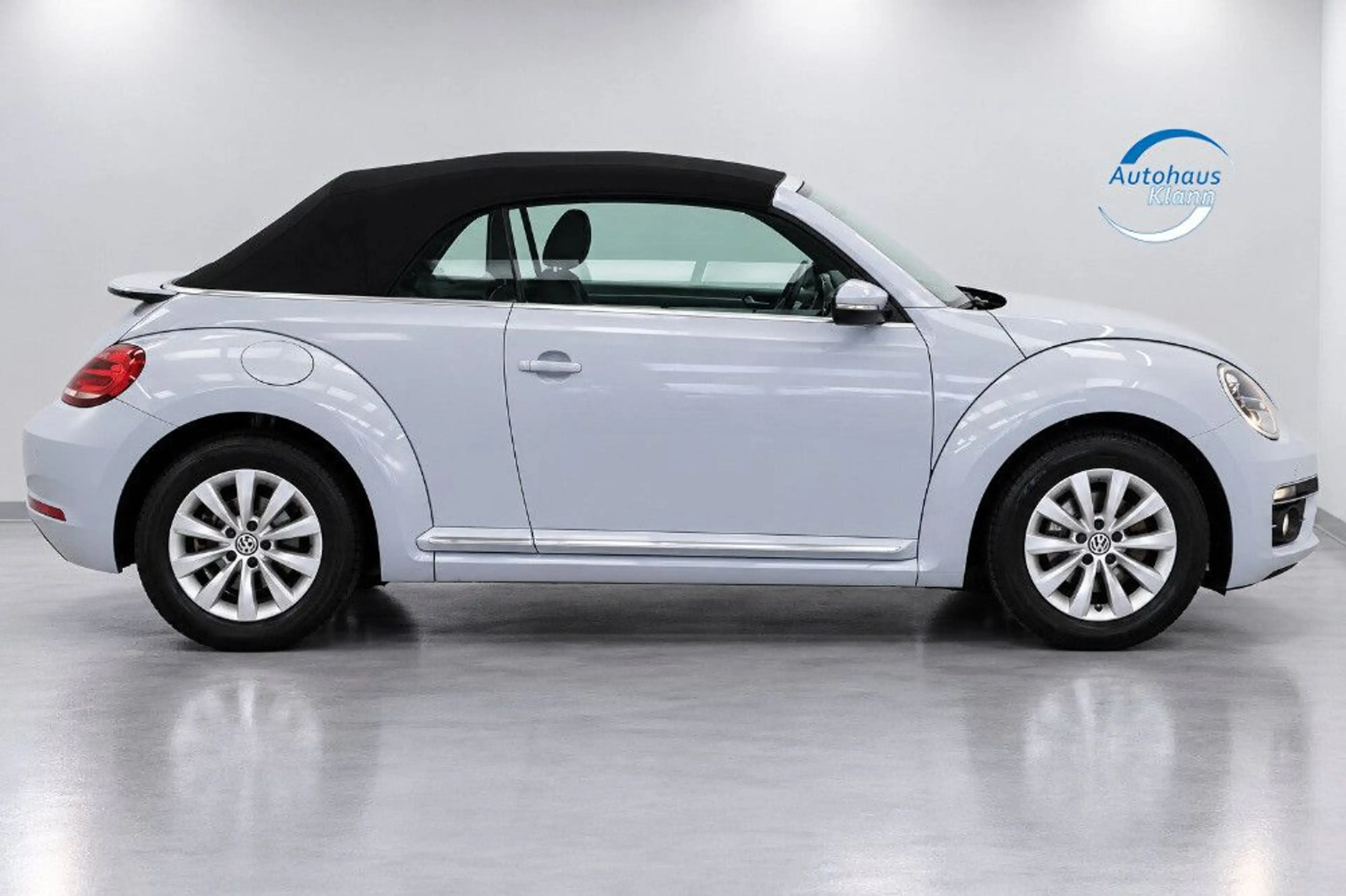 Volkswagen Beetle 1.2TSI 105PS DSG Design Navi RCAM 1Hand — photo 7