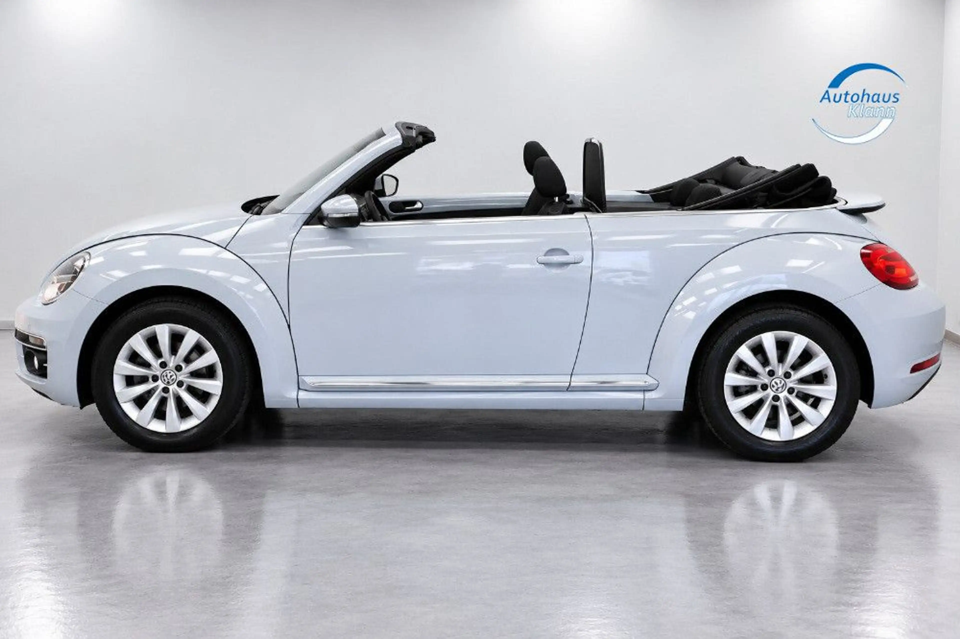Volkswagen Beetle 1.2TSI 105PS DSG Design Navi RCAM 1Hand — photo 6