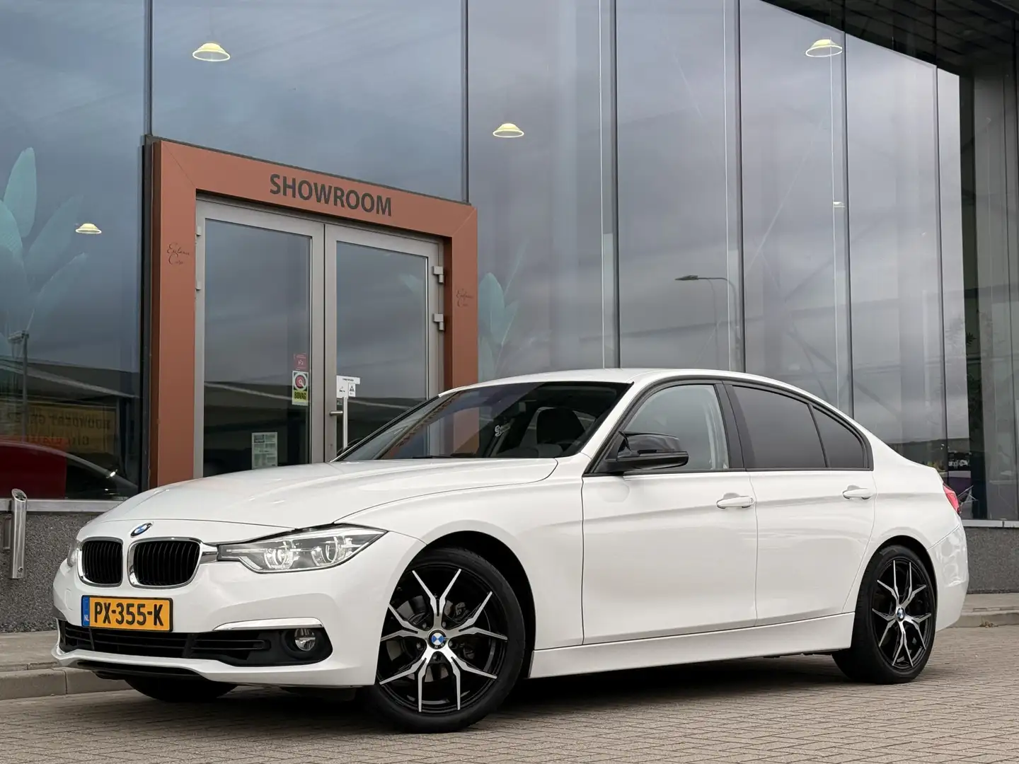 BMW 318 3-serie 318i | LED | VIRTUAL COCKPIT | Sportstoele Wit - 1