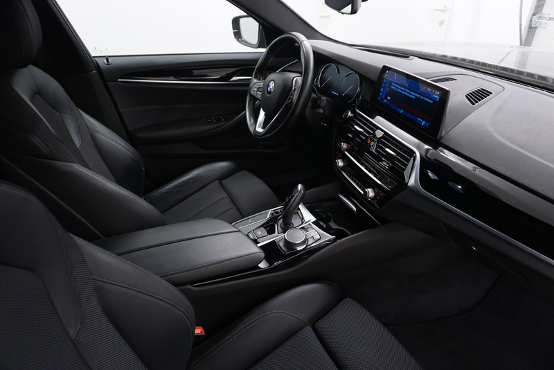 BMW 520 d Sport Line// Kurvenlicht// Fernlichtassistent // — photo 18