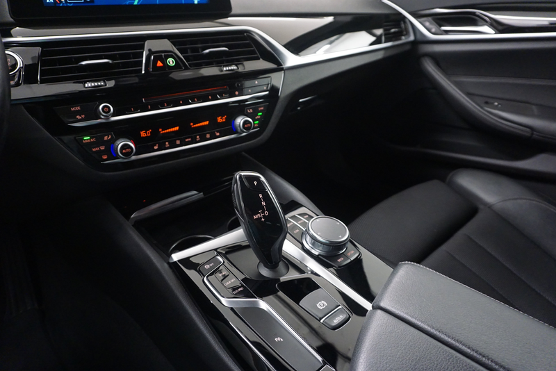 BMW 520 d Sport Line// Kurvenlicht// Fernlichtassistent // — photo 4