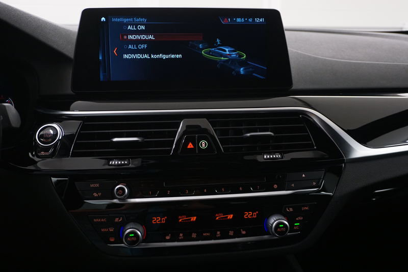 BMW 520 d Sport Line// Kurvenlicht// Fernlichtassistent // — photo 7