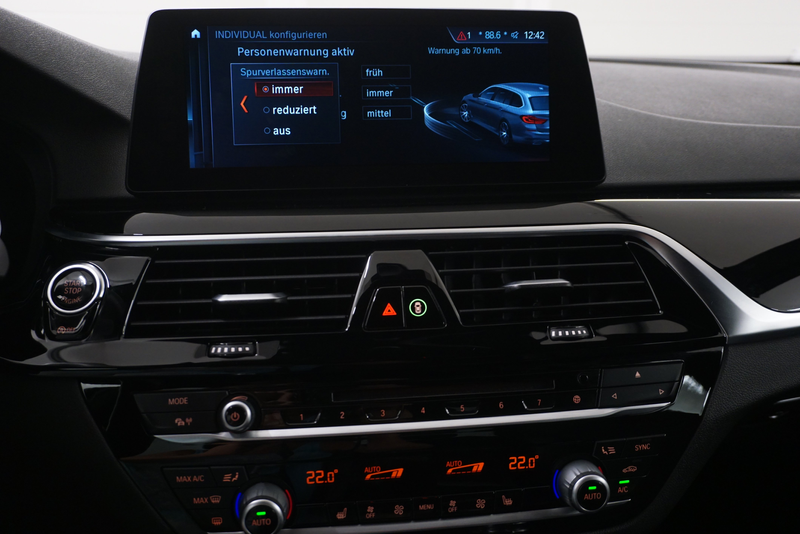 BMW 520 d Sport Line// Kurvenlicht// Fernlichtassistent // — photo 10