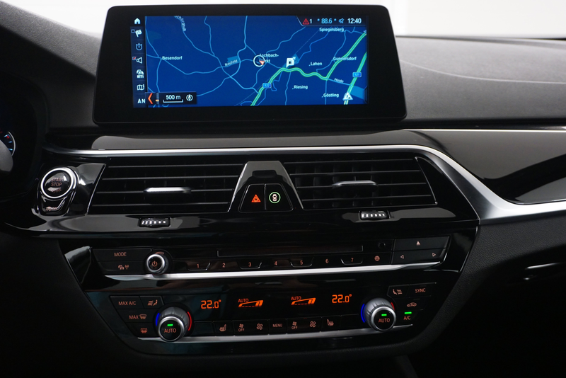 BMW 520 d Sport Line// Kurvenlicht// Fernlichtassistent // — photo 5