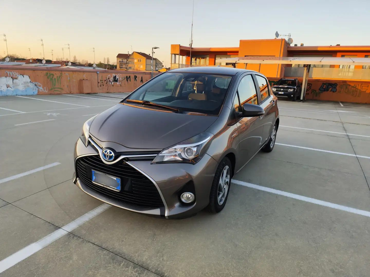 Toyota Yaris Grigio - 2