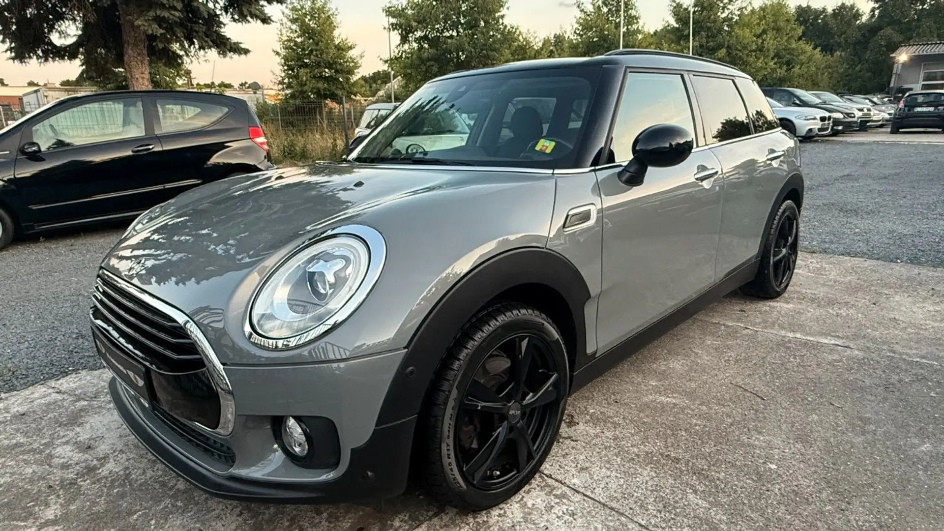 MINI Cooper Clubman, Automatik,Navi,PDC,Keyless Grau - 1