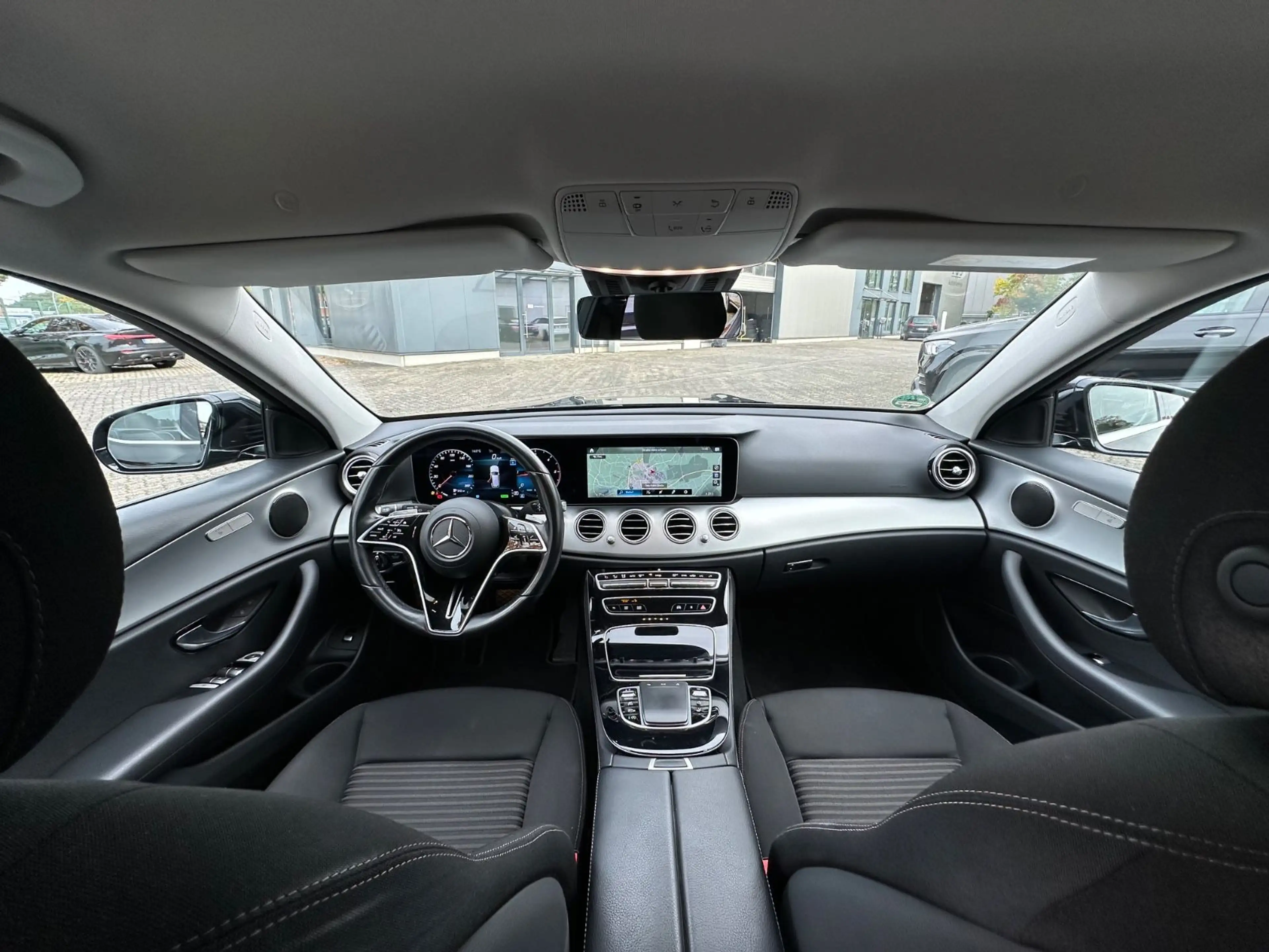 Mercedes-Benz E 220 d T Avantgarde Navi LED Kamera CarPlay — photo 13