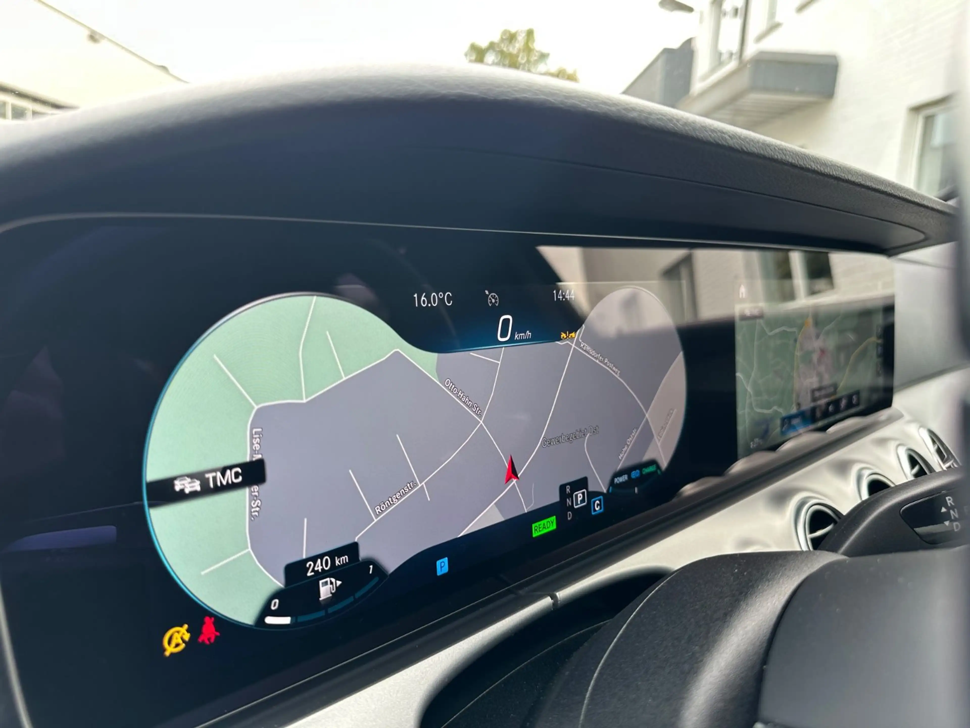 Mercedes-Benz E 220 d T Avantgarde Navi LED Kamera CarPlay — photo 8