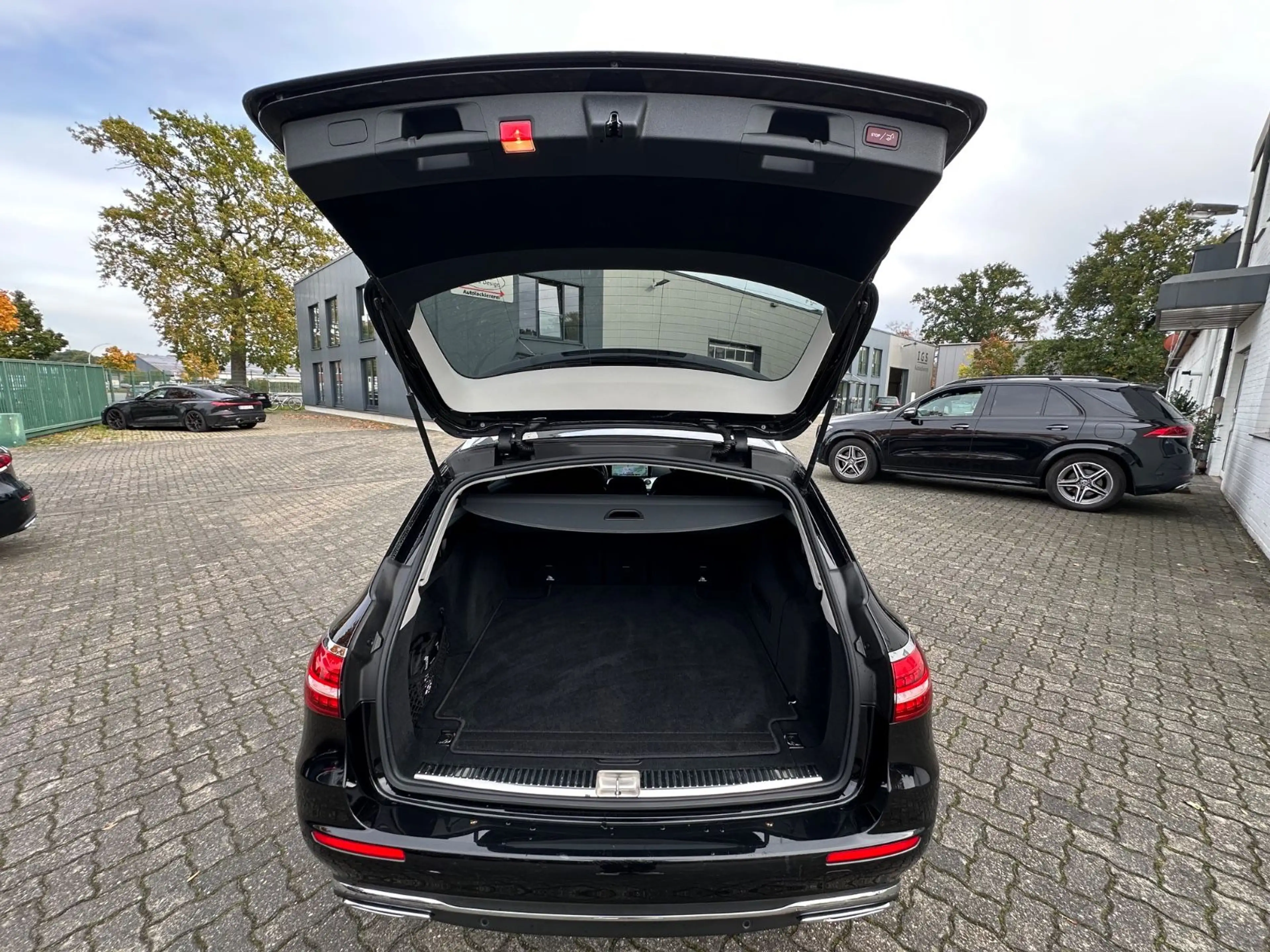 Mercedes-Benz E 220 d T Avantgarde Navi LED Kamera CarPlay — photo 5