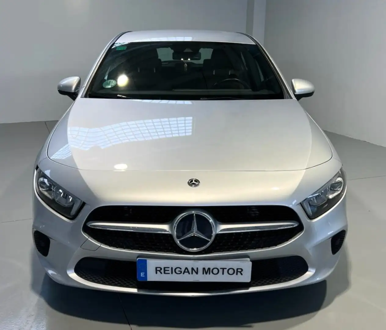 Mercedes-Benz A 180 180d 7G-DCT Plateado - 2
