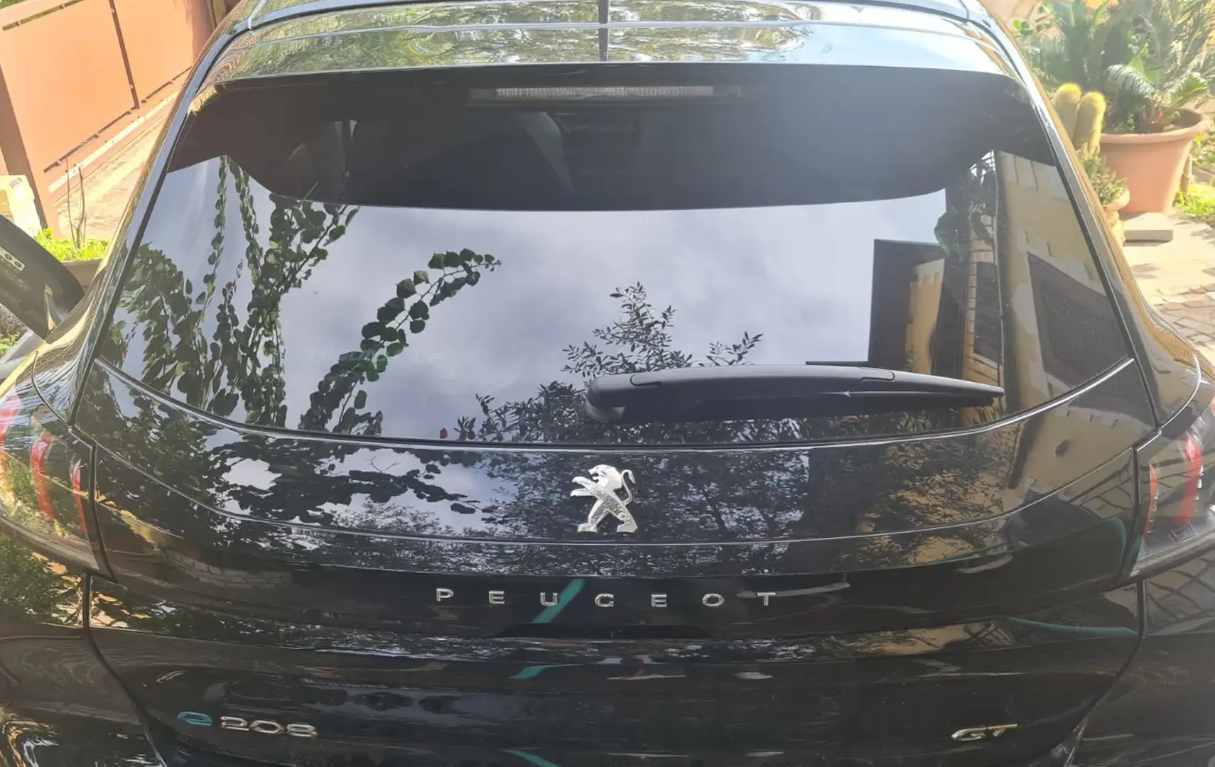 Peugeot e-208 GT Nero - 1