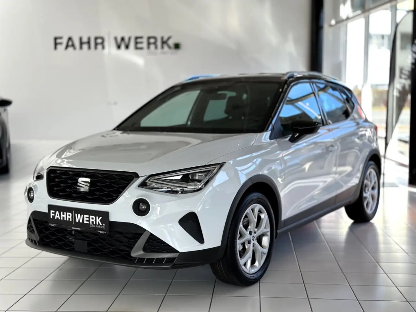 SEAT Arona 1.0 TSI FR Weiß - 1