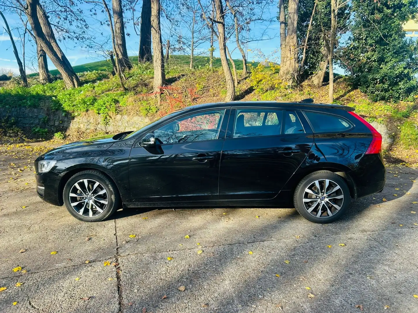 Volvo V60 2.0diesel euro 6 2018 met 147000km gekeurd vr verk - 1