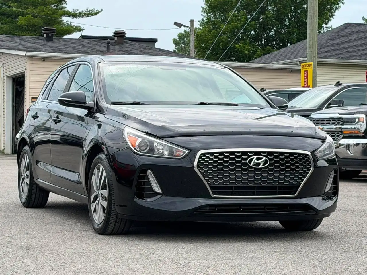 Hyundai ELANTRA photo Hyundai ELANTRA