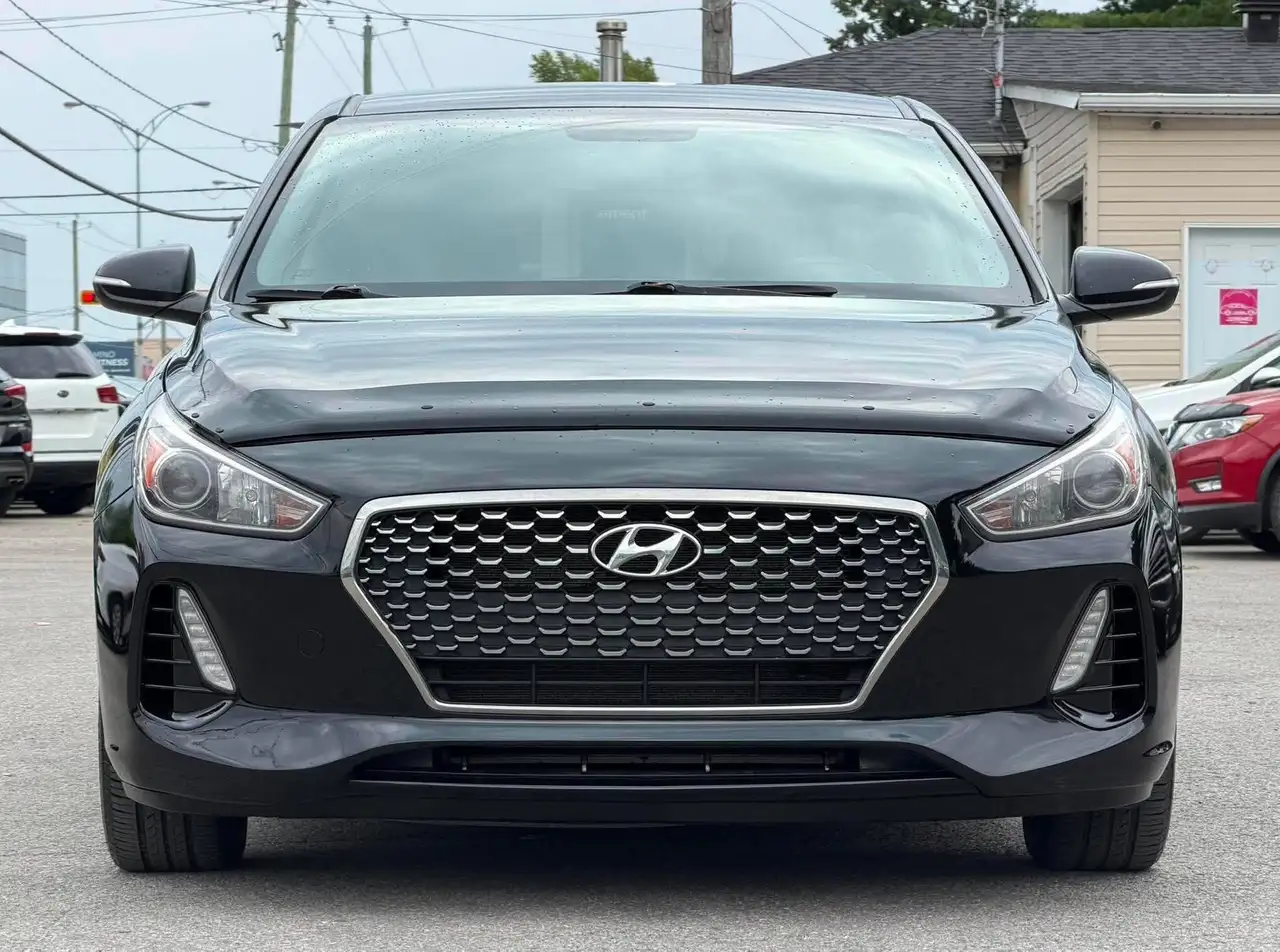 Hyundai ELANTRA photo Hyundai ELANTRA