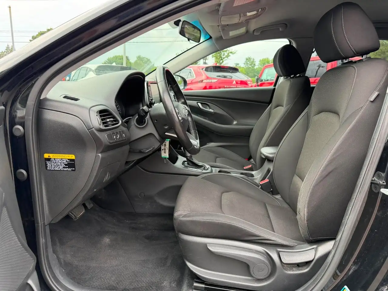 Hyundai ELANTRA photo Hyundai ELANTRA