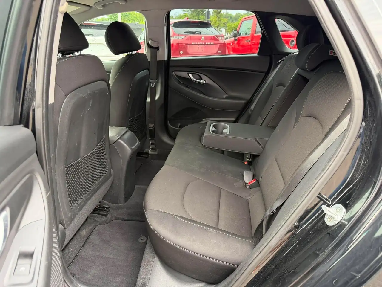 Hyundai ELANTRA photo Hyundai ELANTRA