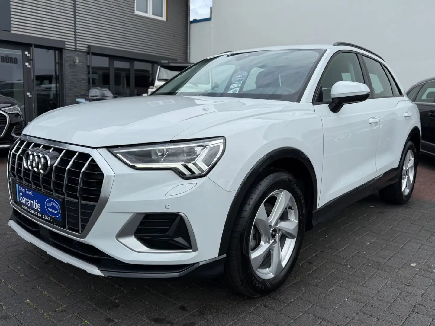 Audi Q3 35 TFSI advanced *1. Hand *AHK Weiß - 1