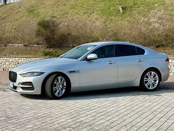 XE 2.0 i4 SE rwd 250cv auto
