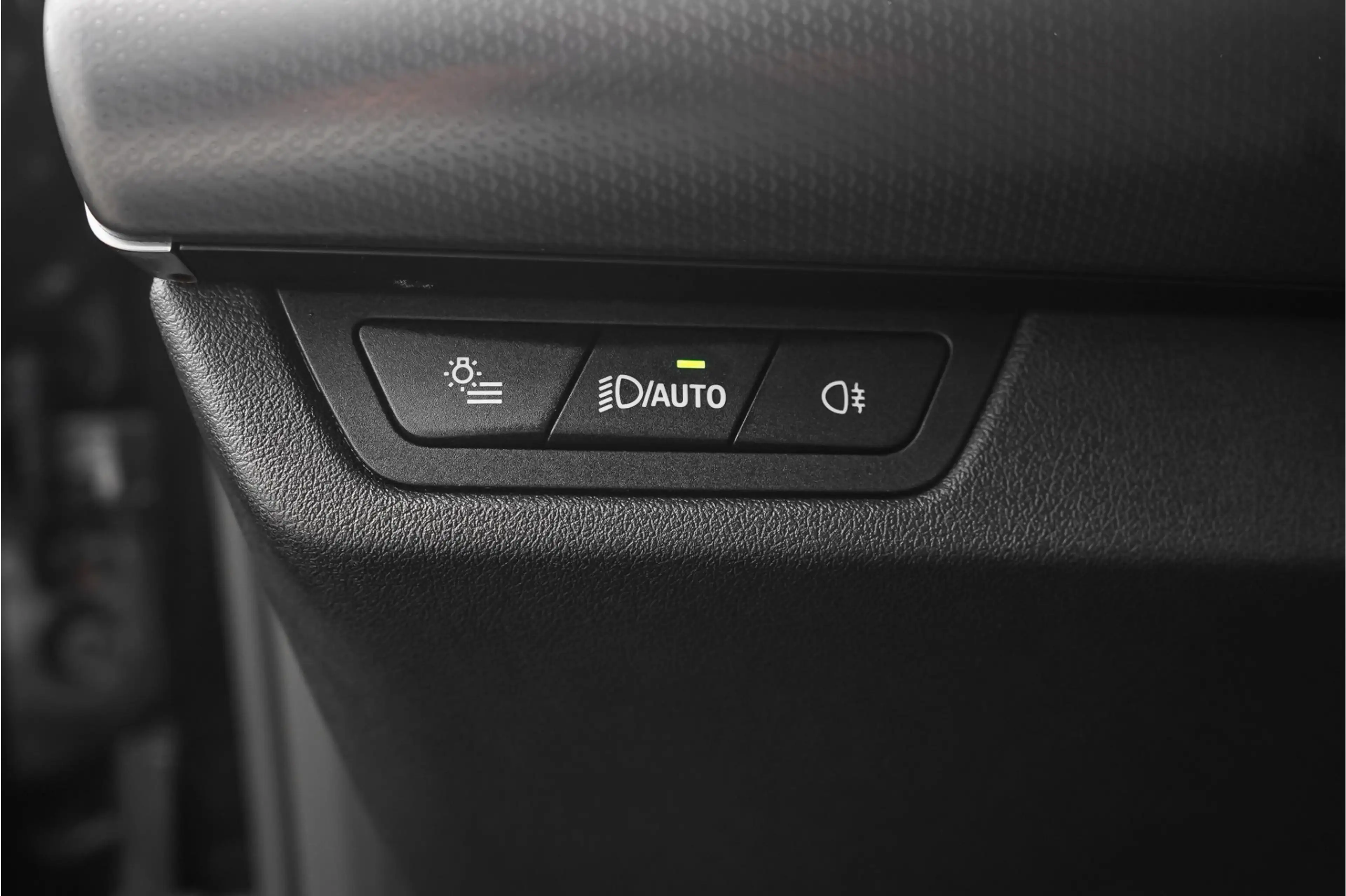 BMW X1 xDrive25e M-Sport Adaptief LED Keyless 99% SOH Sto — photo 37