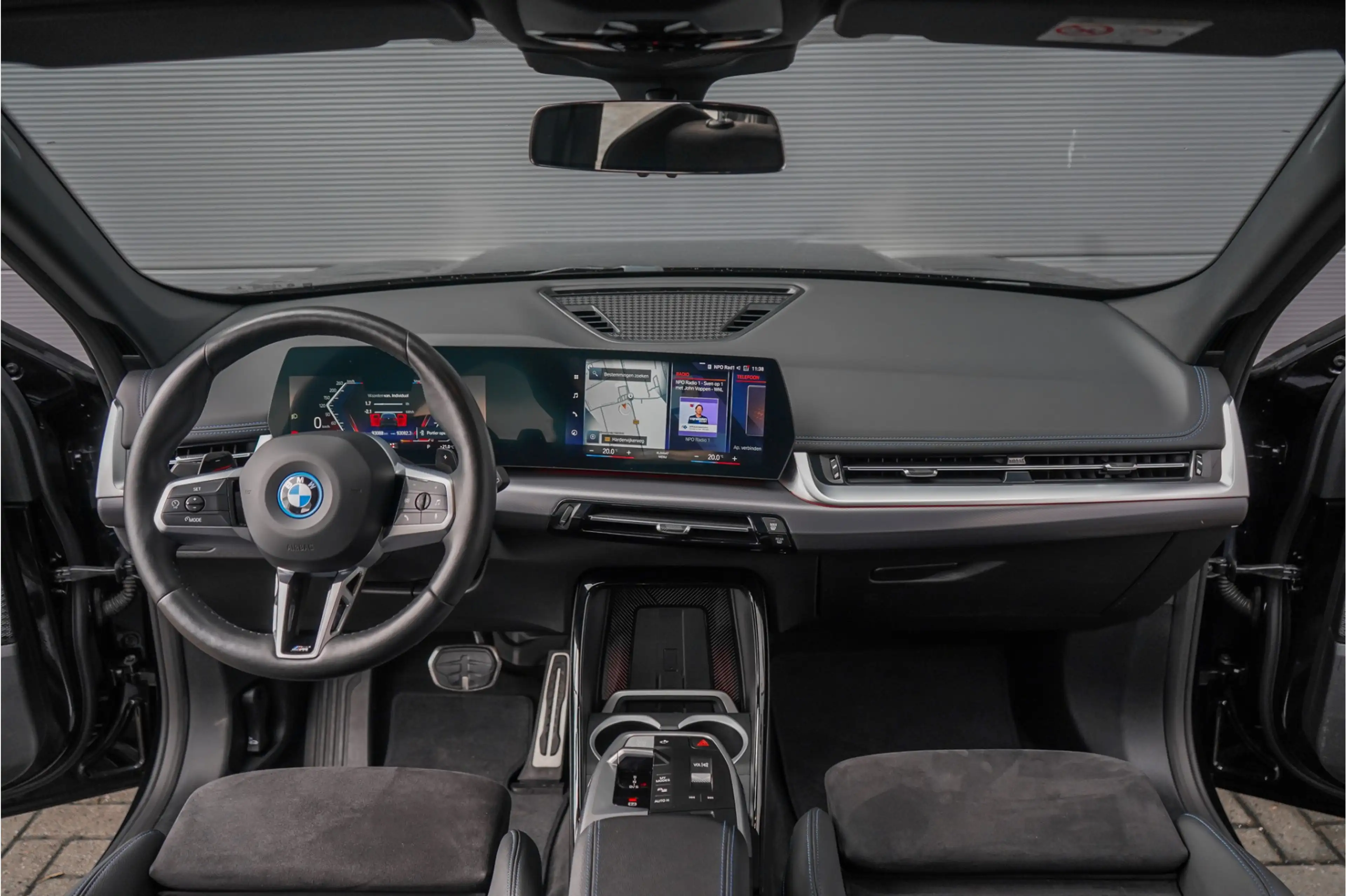 BMW X1 xDrive25e M-Sport Adaptief LED Keyless 99% SOH Sto — photo 2