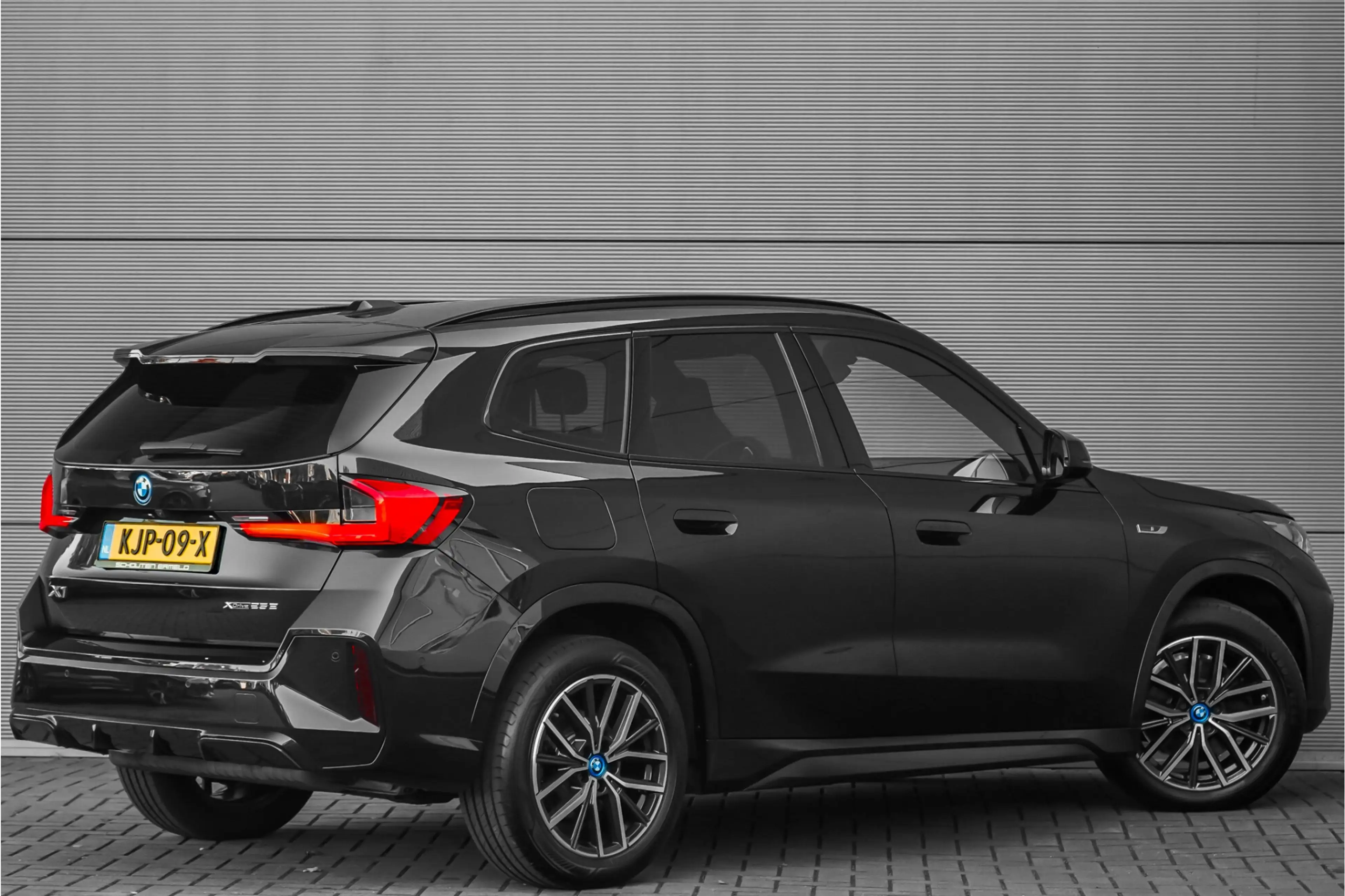 BMW X1 xDrive25e M-Sport Adaptief LED Keyless 99% SOH Sto — photo 14