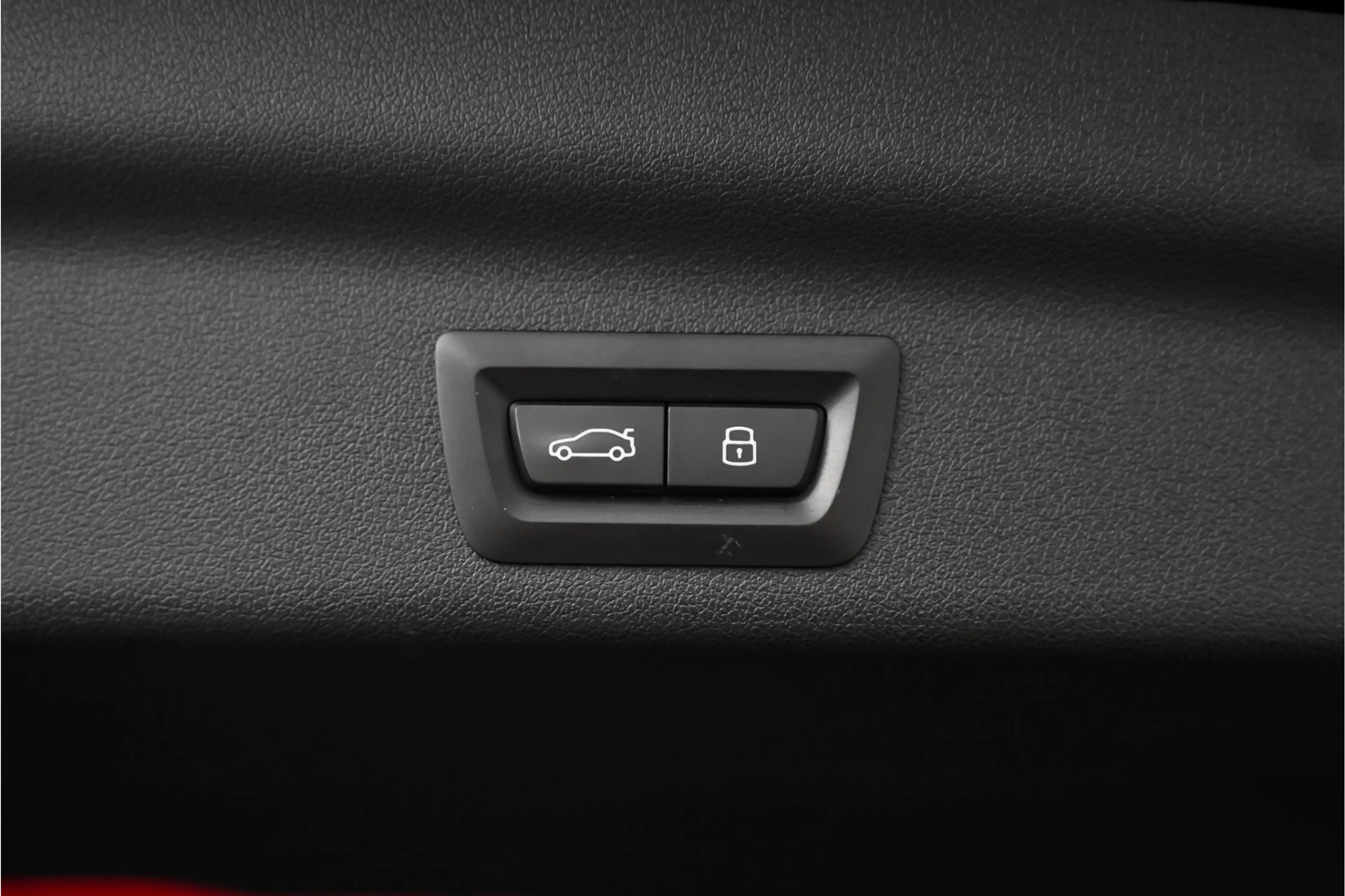 BMW X1 xDrive25e M-Sport Adaptief LED Keyless 99% SOH Sto — photo 39