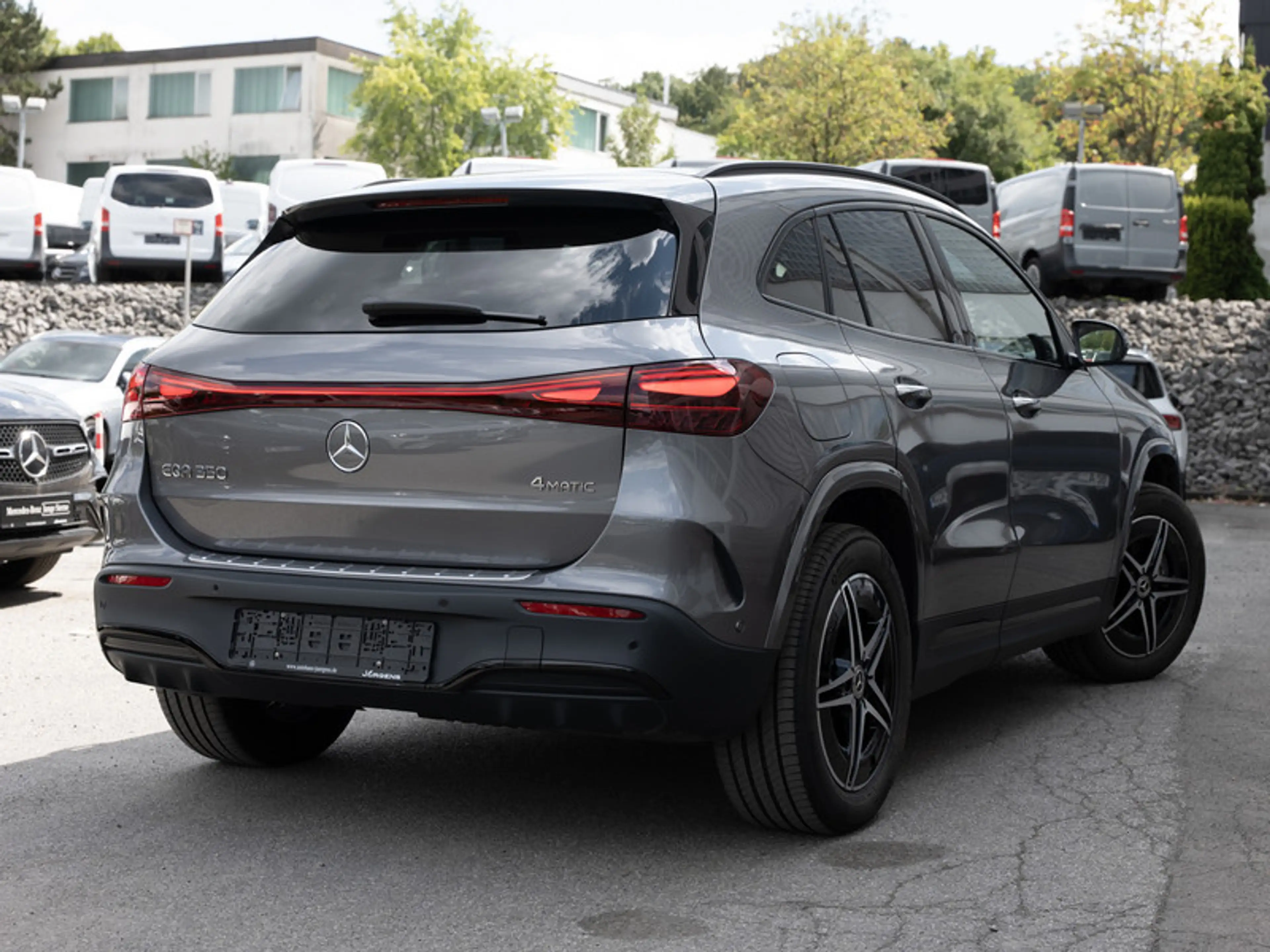 Mercedes-Benz EQA 350 4M AMG-Sport/Pano/Burm/AHK/Distr/Night — photo 4