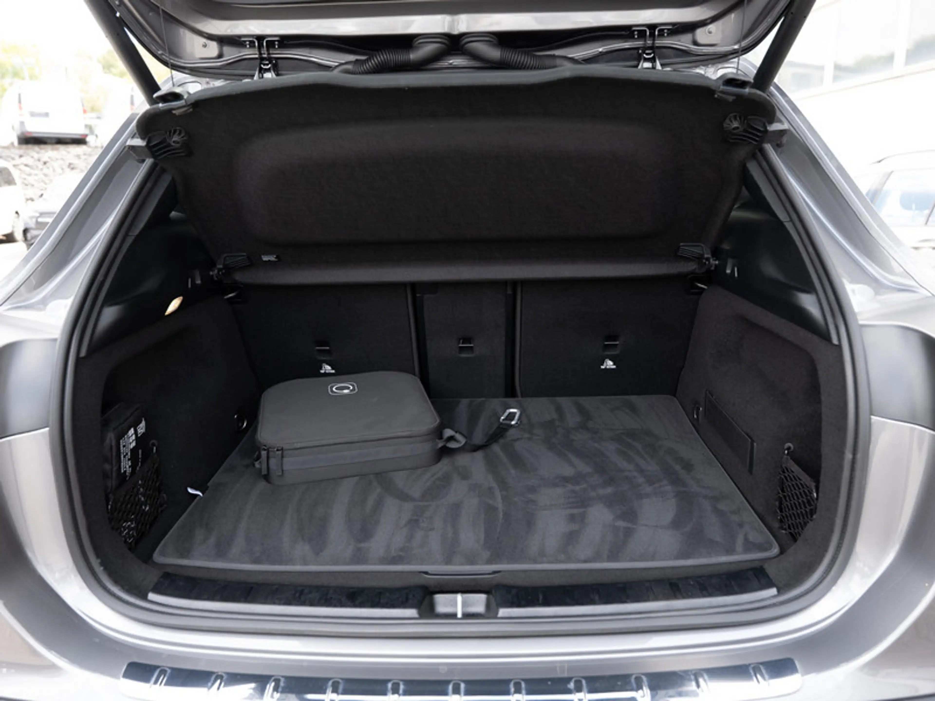 Mercedes-Benz EQA 350 4M AMG-Sport/Pano/Burm/AHK/Distr/Night — photo 7