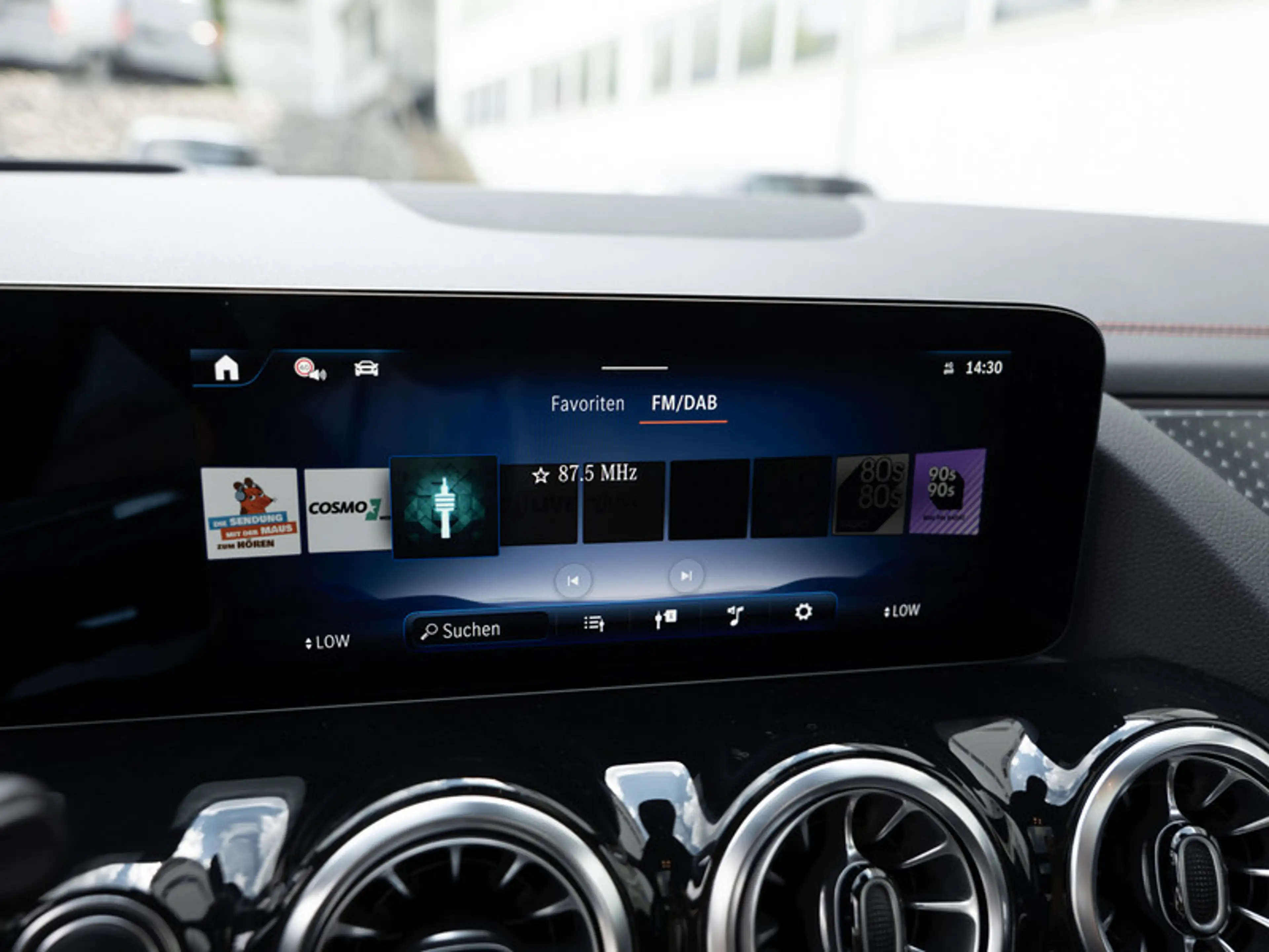 Mercedes-Benz EQA 350 4M AMG-Sport/Pano/Burm/AHK/Distr/Night — photo 13