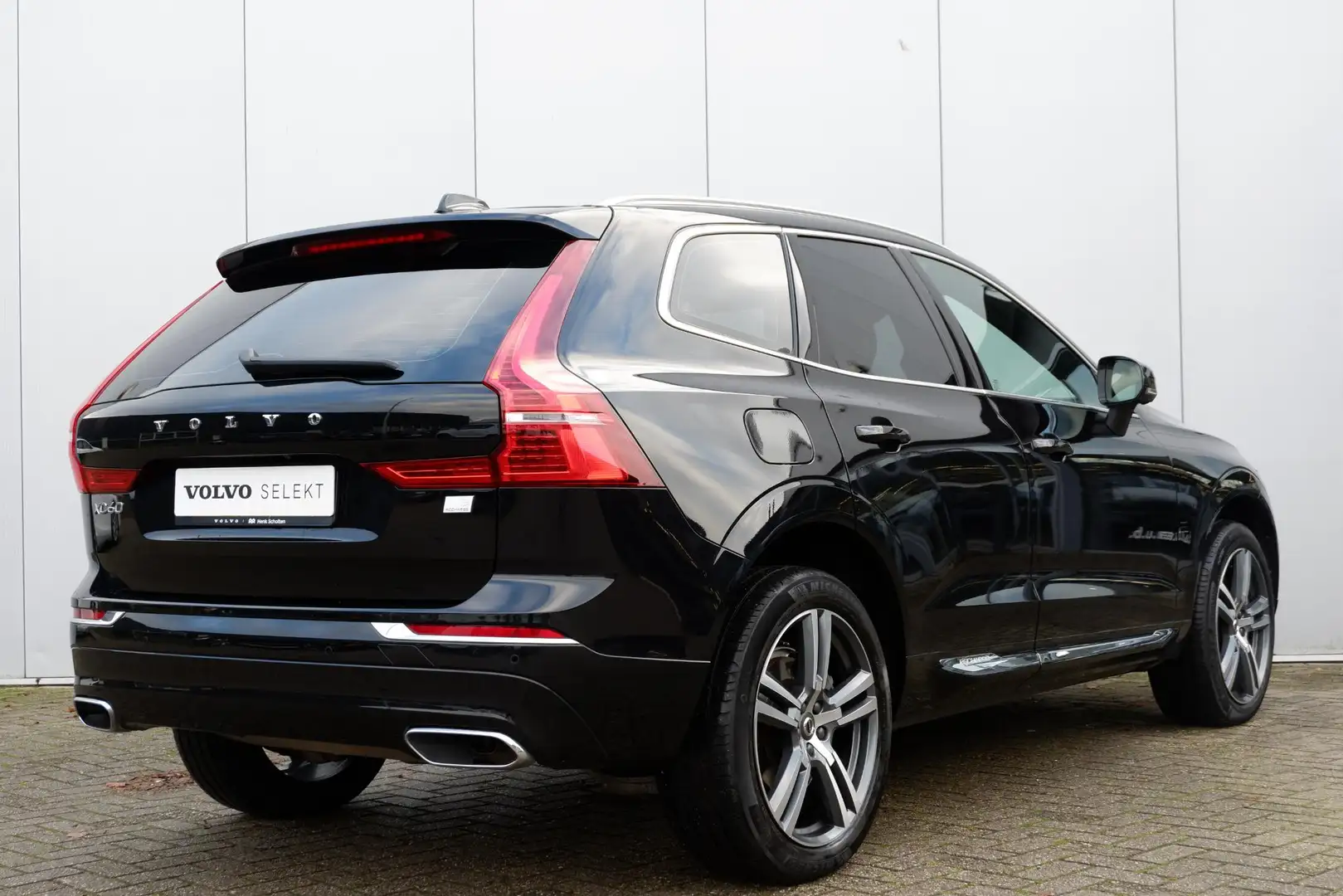 Volvo XC60 T6 AWD AUT8 340PK Inscription | 360 Camera | Power Zwart - 2