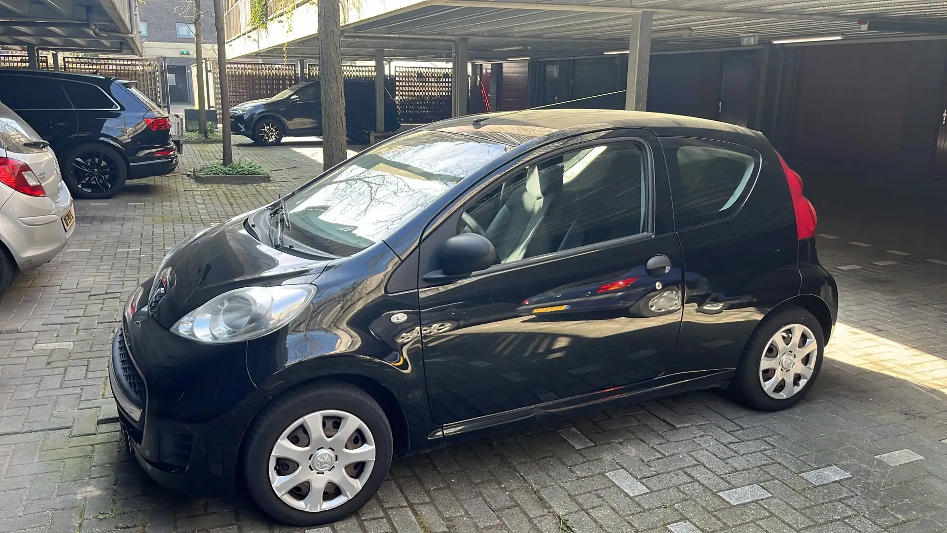 Peugeot 107 1.0-12V XR Černá - 2