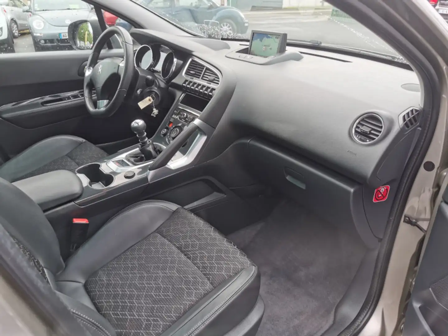 Peugeot 3008 2.0 BLUEHDI 150CH ALLURE Gris - 2