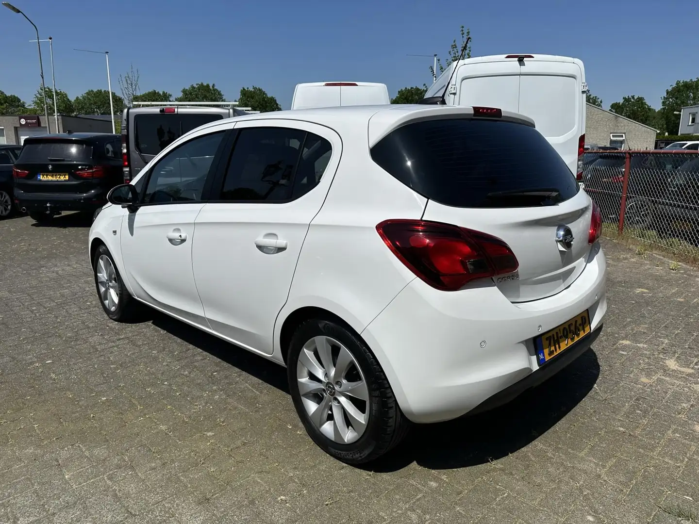 Opel Corsa 1.4 Favourite Carplay | Navigatie | Cruise Control Wit - 2