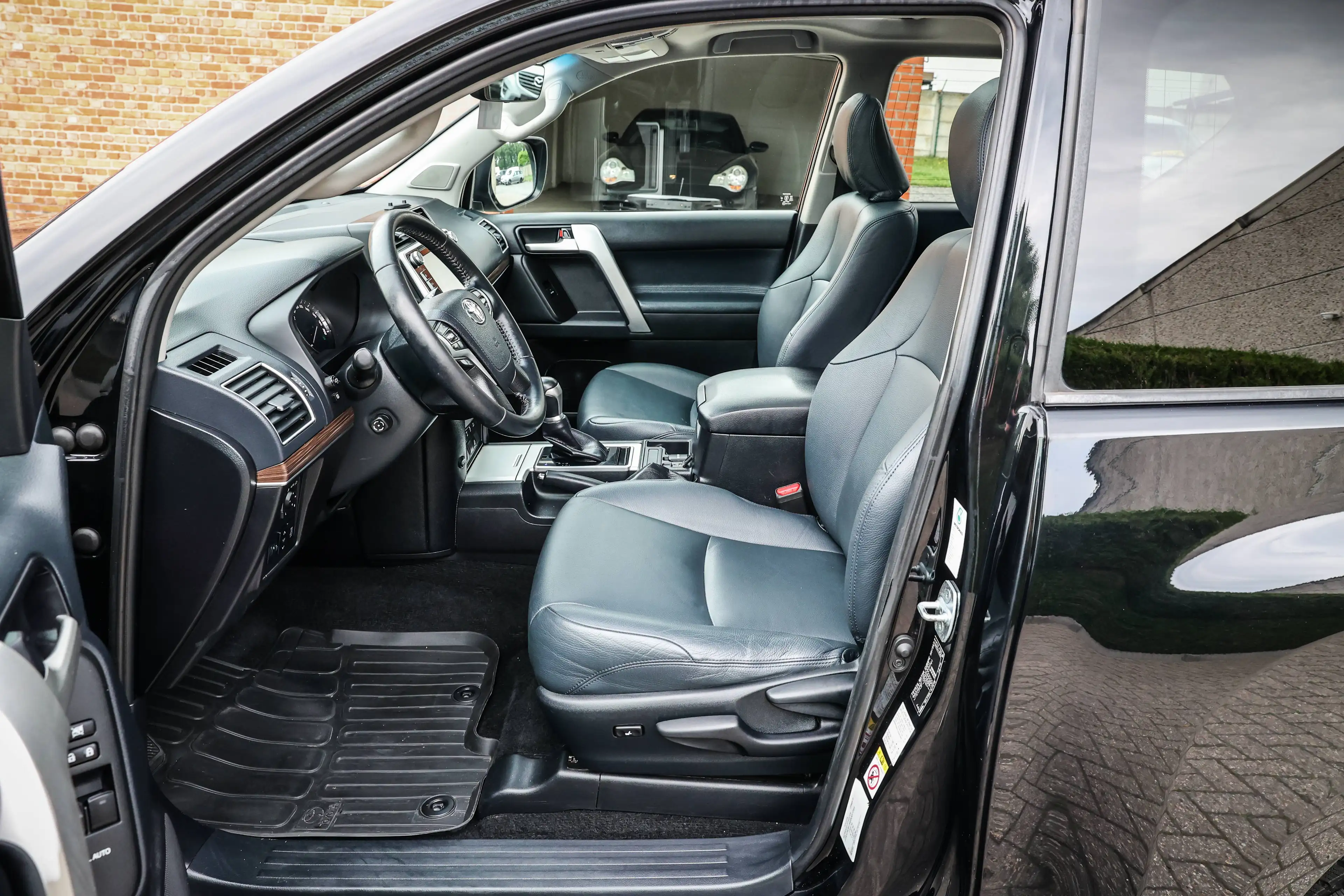 Toyota Land Cruiser STYLE-UITVOERING*SCHUIFDAK*360°CAMERA*PARKEERSENSOREN*LEDER+ZETELVERWARMING* — photo 11