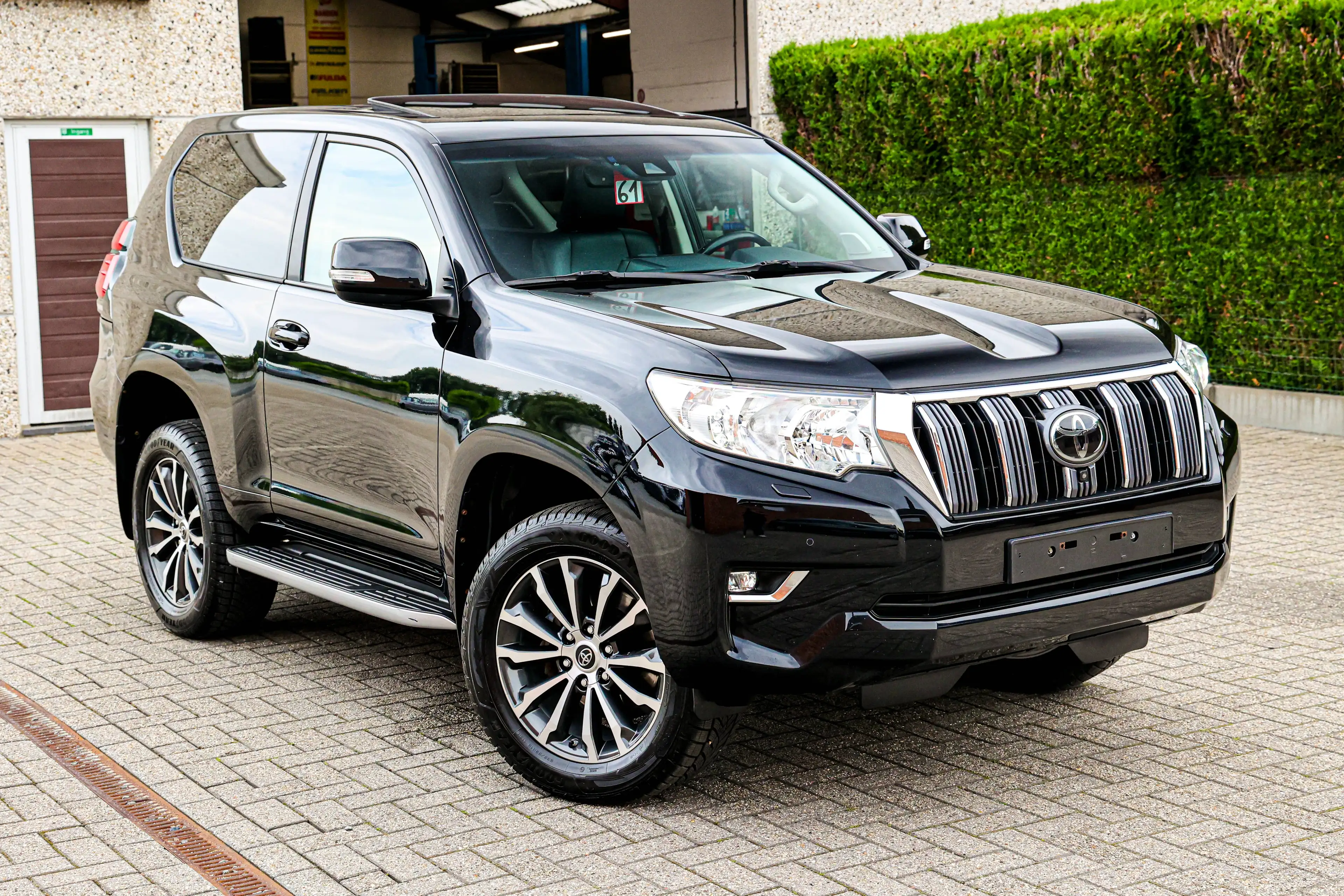 Toyota Land Cruiser STYLE-UITVOERING*SCHUIFDAK*360°CAMERA*PARKEERSENSOREN*LEDER+ZETELVERWARMING* — photo 3