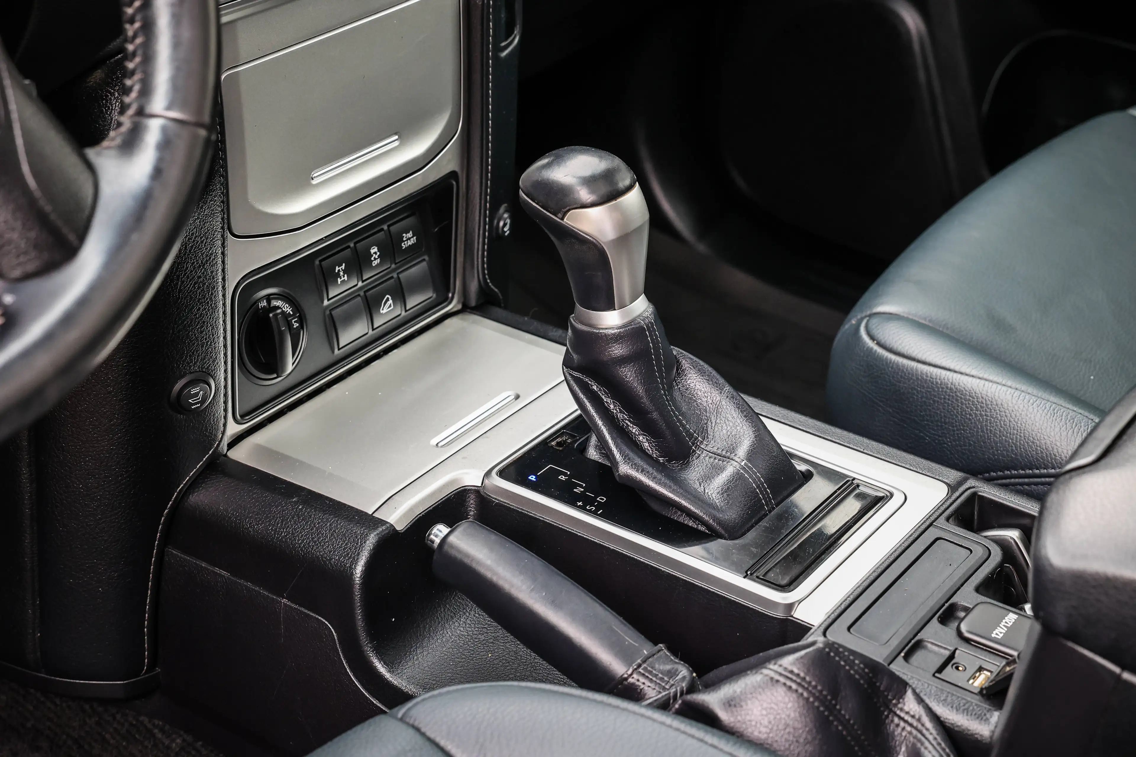 Toyota Land Cruiser STYLE-UITVOERING*SCHUIFDAK*360°CAMERA*PARKEERSENSOREN*LEDER+ZETELVERWARMING* — photo 12