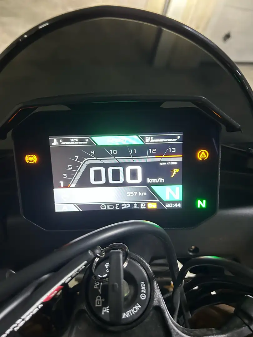 Aprilia Tuono 1100 v4 Factory - 1