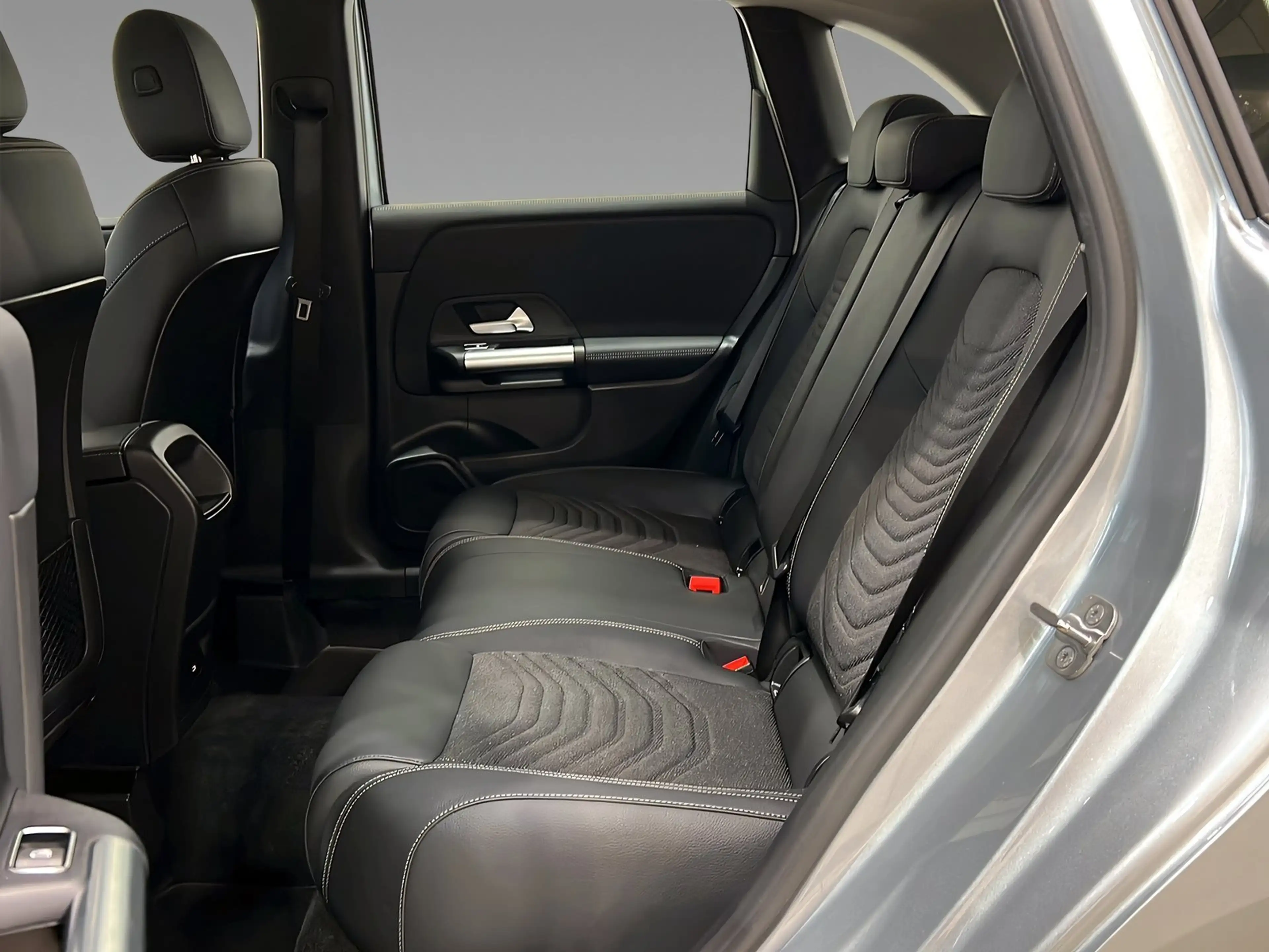 Mercedes-Benz B 220 4M PROGRESSIVE+MULTI+Ambiente+Kamera+LrHz — photo 10