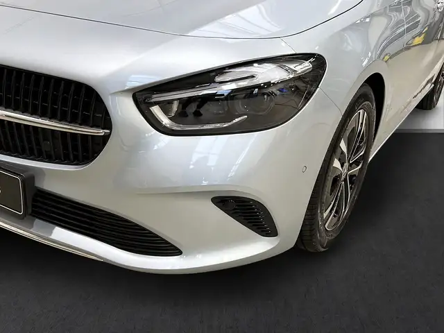 Mercedes-Benz B-Class view 3